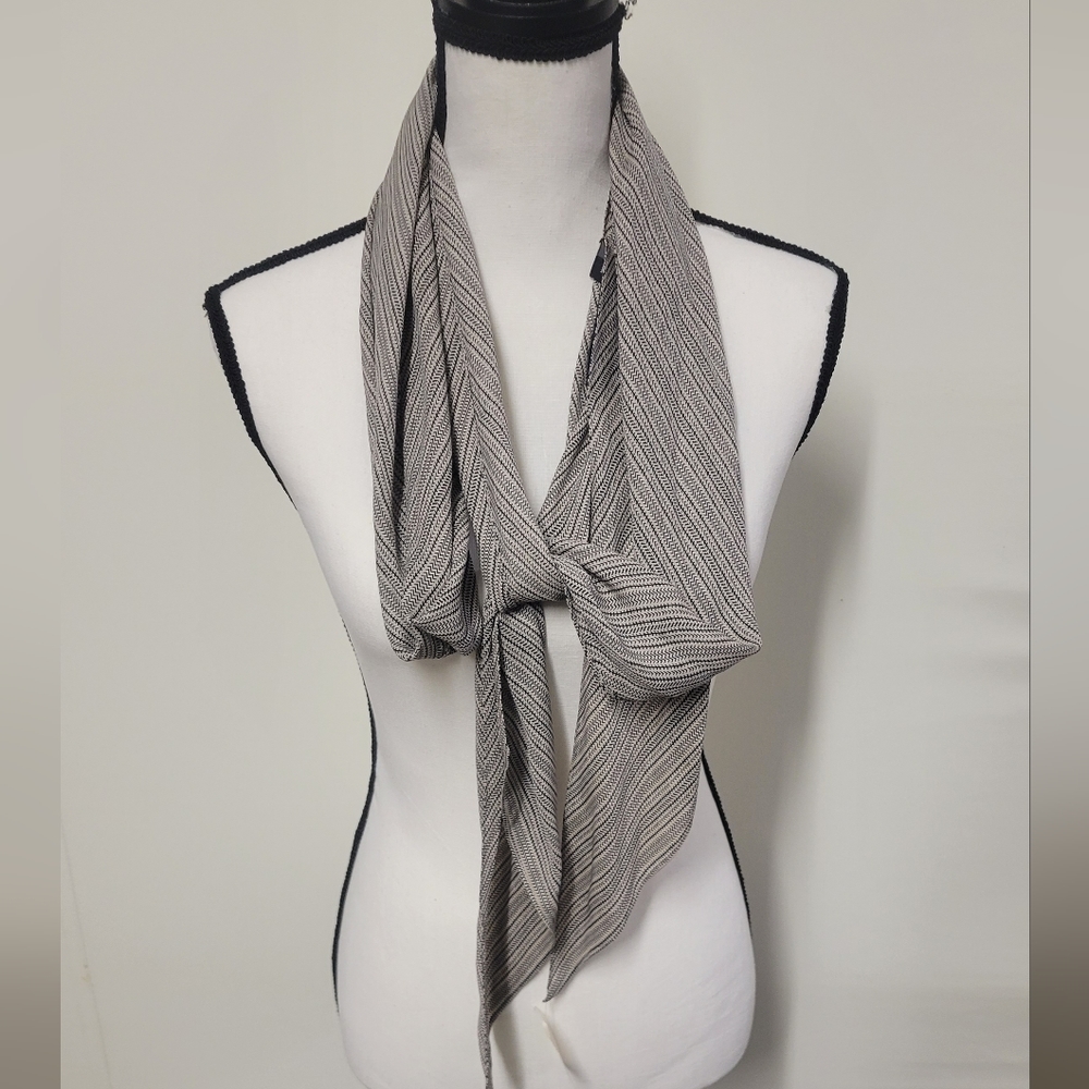 Linda Allard Ellen Tracy 100% Silk Scarf